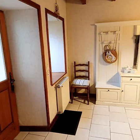 Maison Au Calme 2, A La Campagne, Avec Vue Magnifique Sur Le Chateau De Mauzun Et La Chaine Des Puys בית נופש