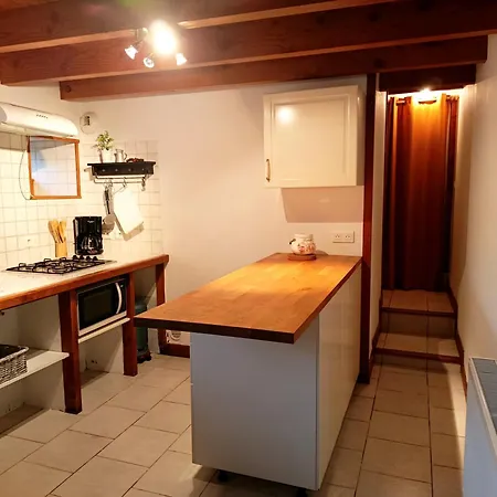 בית נופש Maison Au Calme 2, A La Campagne, Avec Vue Magnifique Sur Le Chateau De Mauzun Et La Chaine Des Puys Trezioux